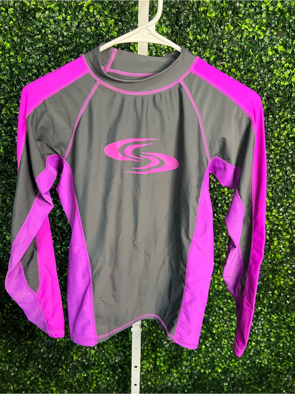 Women’s Gray and Hot Pink Long-Sleeve Swim Rash Guard